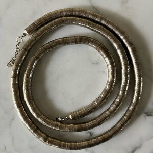 Vintage silver snake necklace. 104 cm long.